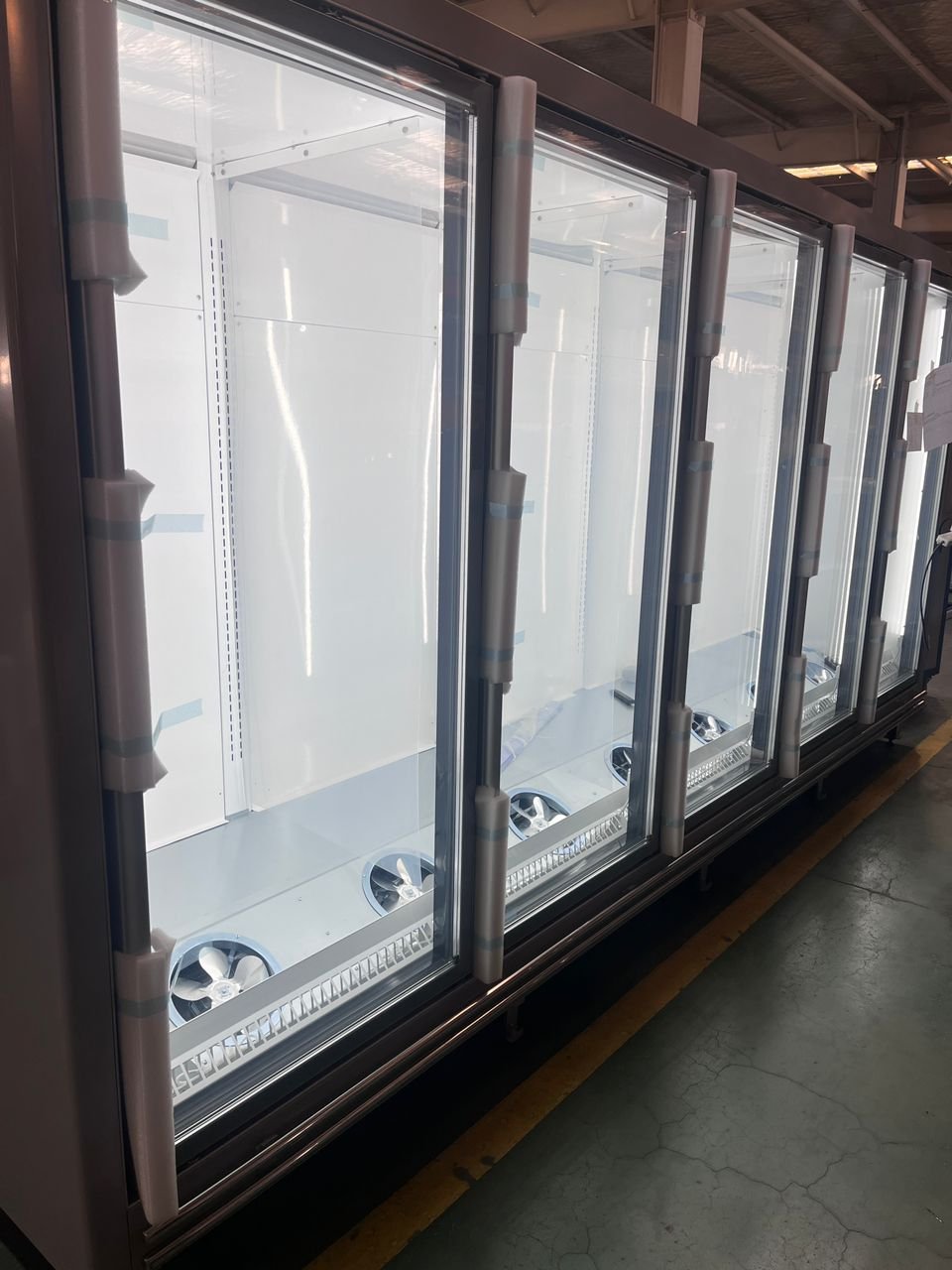 GLASS DOOR FREEZER MULTIDECKS REMOTE
